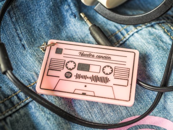 Llaveros, Cassettes y Reproductor con Código Spotify