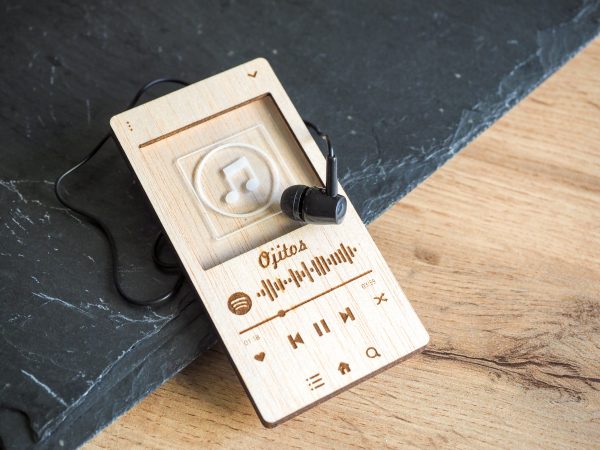 Llaveros, Cassettes y Reproductor con Código Spotify