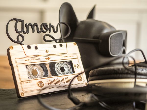 Llaveros, Cassettes y Reproductor con Código Spotify