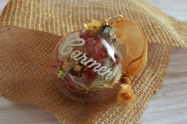 Bola de navidad transparente rellena de flores preservadas para personalizar