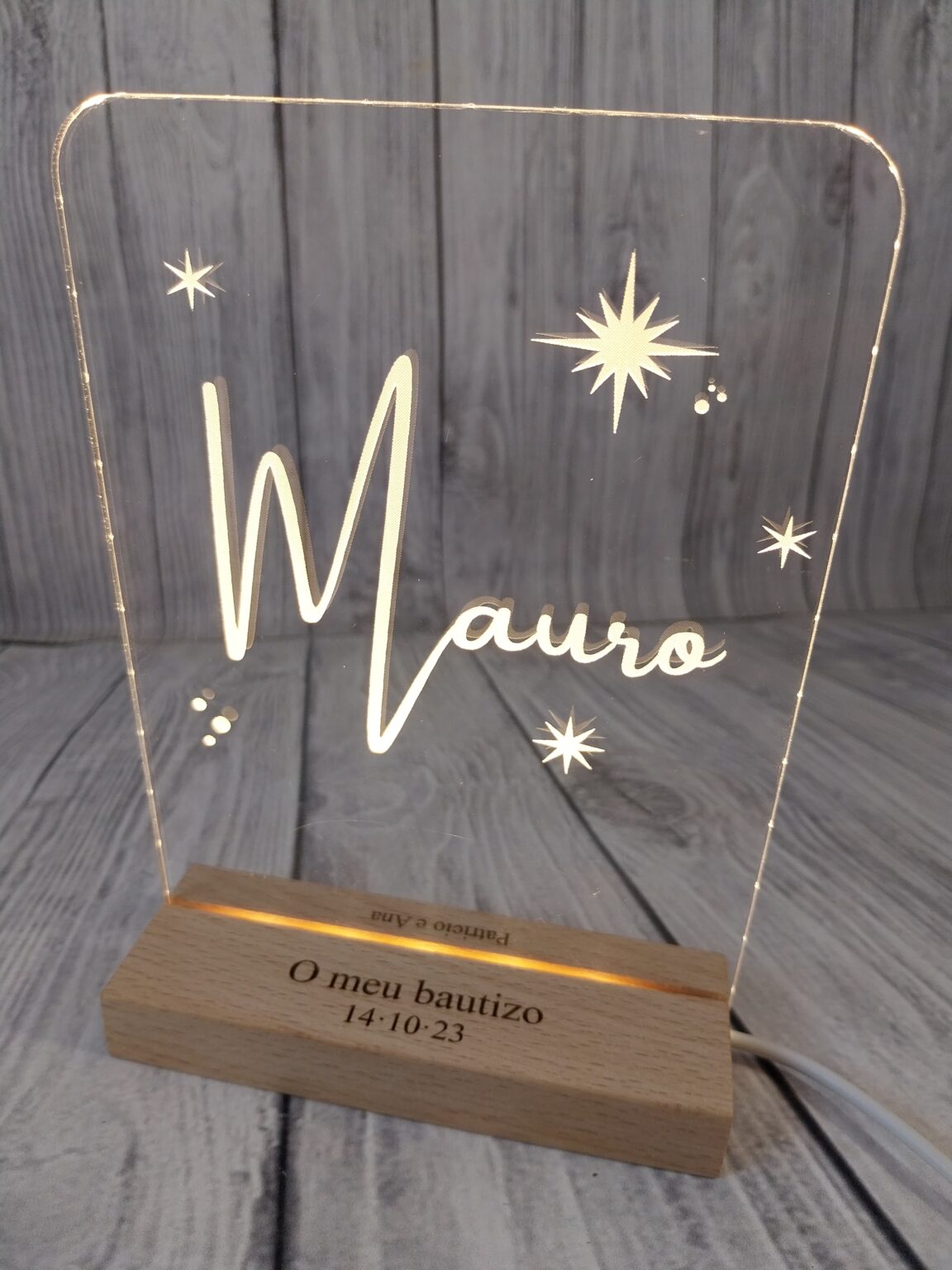 Lámpara LED Personalizada Con Fotos En Metacrilato - 6 Imágenes Y Texto 'PAPÁ', Base De Madera - Regalo Emocional Para Día Del Padre